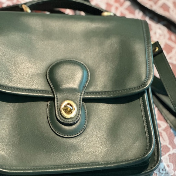 Green purse!!! - Picture 7 of 7